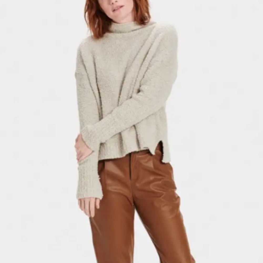 UGG sage turtleneck teddy sweater Sz S in cream